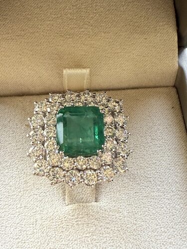 Anello smeraldo e brillanti